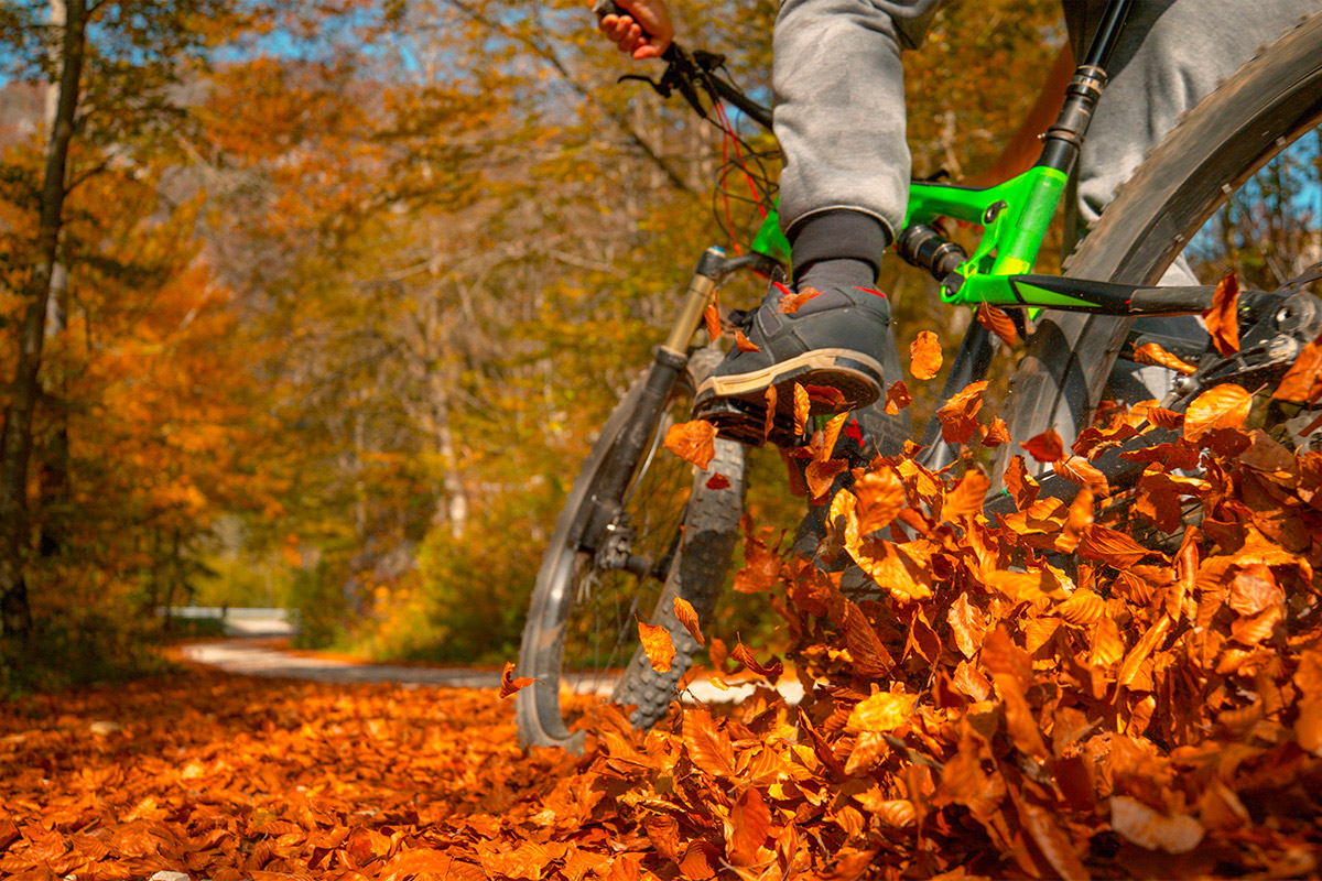 L’autunno su due ruote, paesaggi magici e itinerari da scoprire